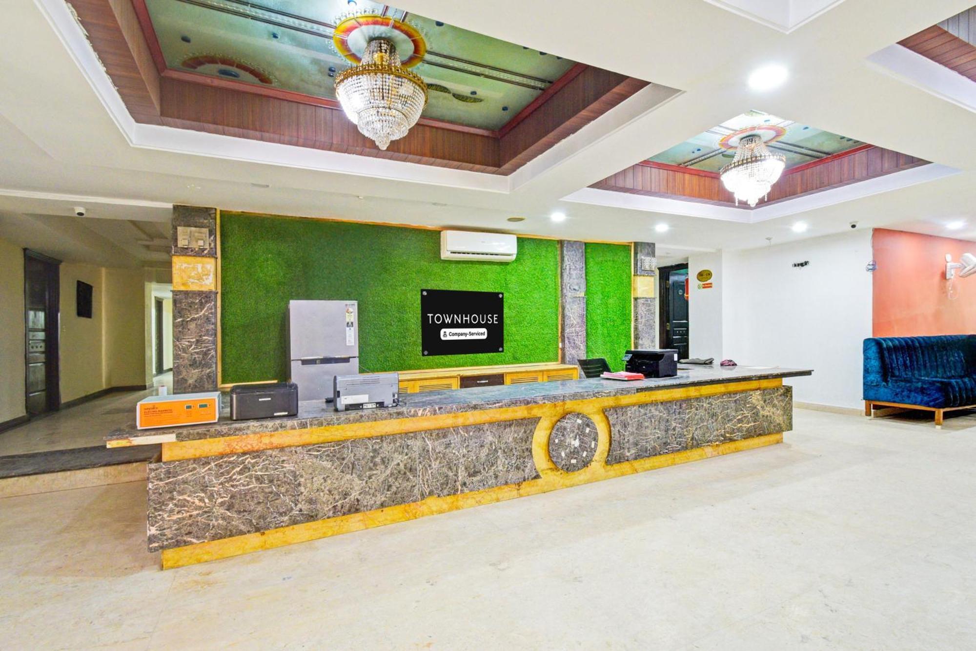 Super Townhouse Ameerpet Balkampet Road Хайдарабад Экстерьер фото