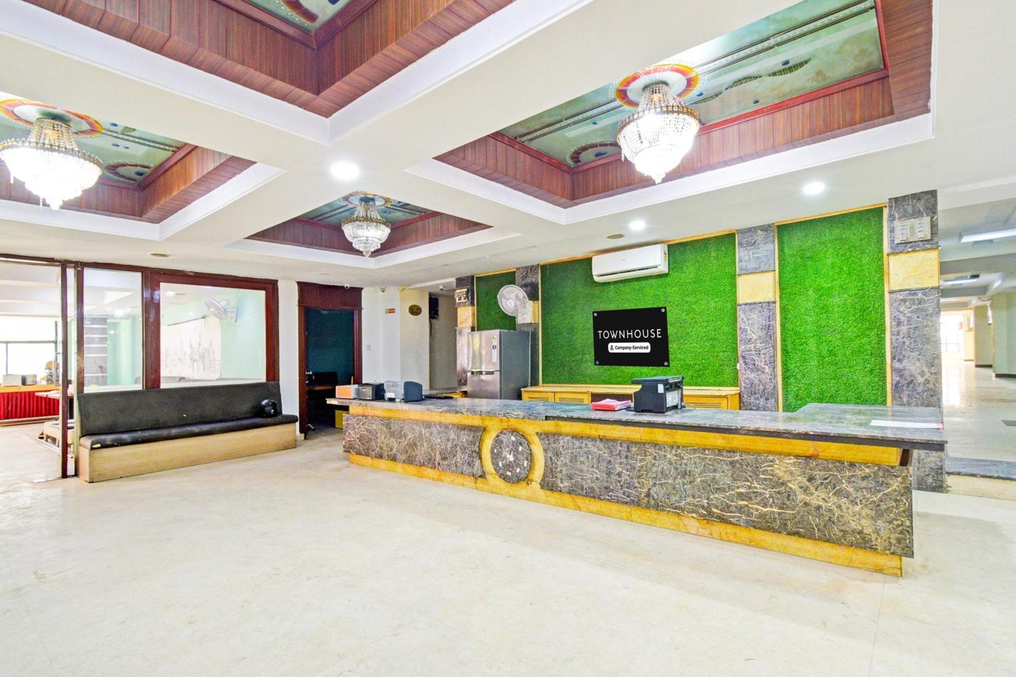 Super Townhouse Ameerpet Balkampet Road Хайдарабад Экстерьер фото